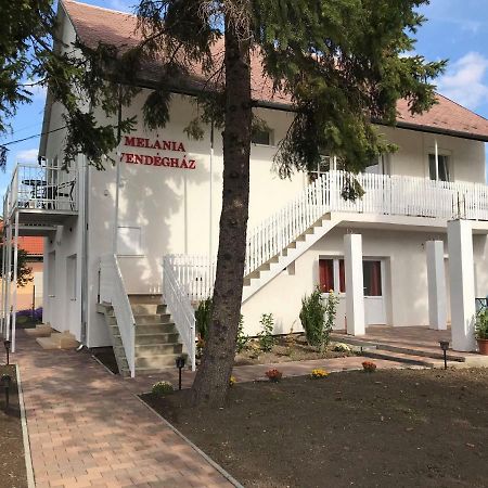Melánia Vendégház Balatonfőkajár Esterno foto